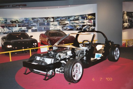corvette_museum_06.jpg (43421 bytes)