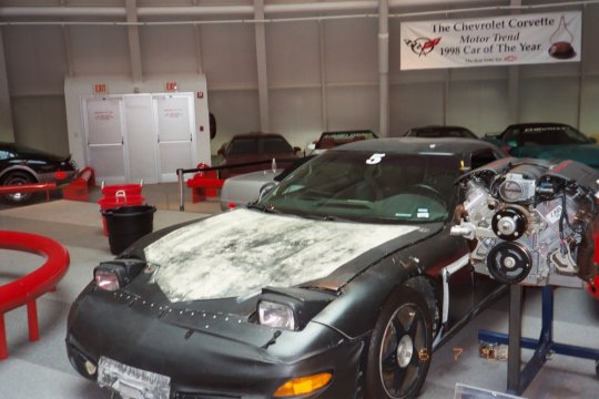 corvette_museum_11.jpg (40192 bytes)