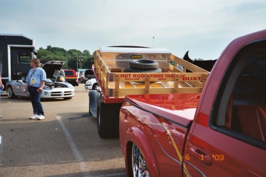 jackson_27_diamondt_dump_bed.jpg (37413 bytes)