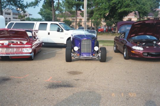 jackson_cars_3.jpg (51210 bytes)