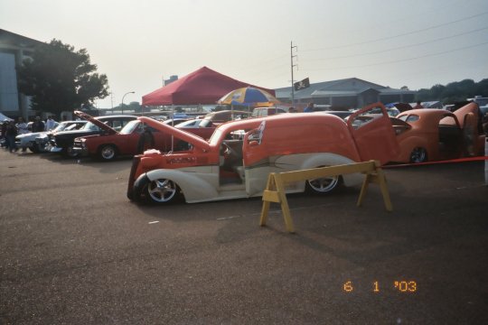 jackson_cars_5.jpg (32538 bytes)