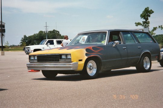 memphis_82_83_malibu_wagon.jpg (38389 bytes)