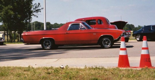 memphis_red_elky.jpg (33452 bytes)