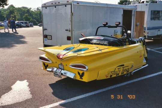 nashville_tweety_thraen_2.jpg (45497 bytes)